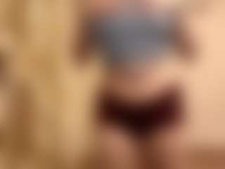 Live cam show with Kelly - Normal on Gym Cam Girls