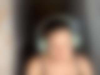 Live cam show with Kelly - Cute on camwithhim.com