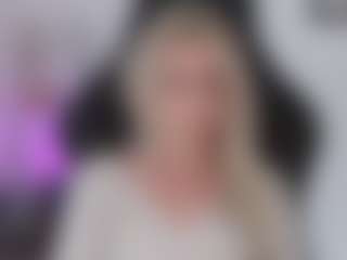 Live cam show with CinderellaMoon - Femdom on Livezox