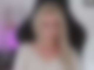 Live cam show with CinderellaMoon - Teasing on Livezox