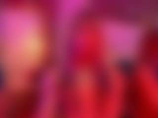 Live cam show with FoxxyDolce - Smoking on CamClone