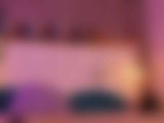Live cam show with FoxxyDolce - Big Balls on Gym Cam Girls