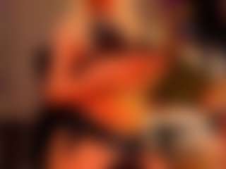 Live cam show with FoxxyDolce - Blonde Hair on luckytryst.com