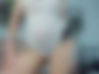 Live cam show with KimberlieWinningham - Gray Eyes on CamwithHer