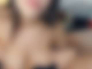 Live cam show with KimberlieWinningham - Skinny on Camsoda