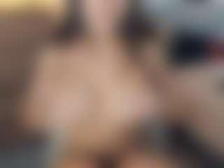Live cam show with KimberlieWinningham - Gray Eyes on Dare Cams