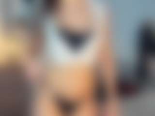 Live cam show with KimberlieWinningham - Gray Eyes on Camsoda