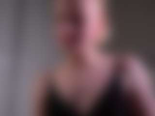Live cam show with AndreaStranahan - Smoking on Latina Girls