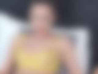 Live cam show with SerenaBFF - Thin on live18s.com