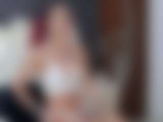 Live cam show with SerenaBFF - Thin on Dolls Live