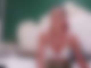 Live cam show with SerenaBFF - Green Eyes on Strip Flash - Live Sex Shows