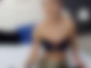 Live cam show with SerenaBFF - Green Eyes on liverealitysex.com