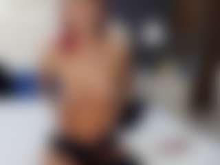 Live cam show with SerenaBFF - Thin on milfzrlive.com