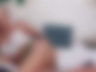 Live-camshow met SerenaBFF - Thin op Camsoda