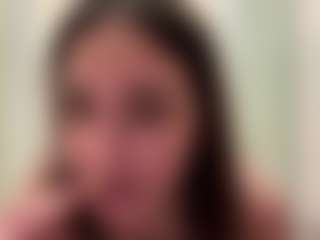 Live cam show with TemikaMcginity - Smoking on AdultVida.com