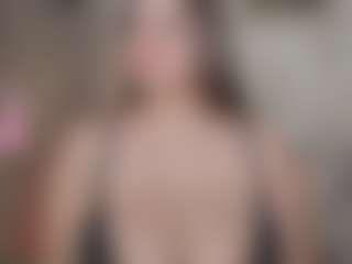Live cam show with AlinnaJohnson - Big Tits Brown Hair on Hubzter Live