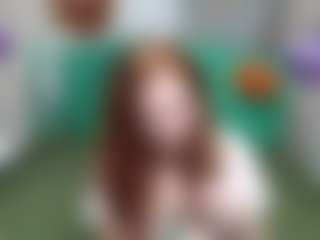 Live cam show with MeganPirs - Flashing on crypto-cams
