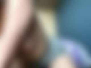 Live cam show with Auesha - Gorgeous on CamClone