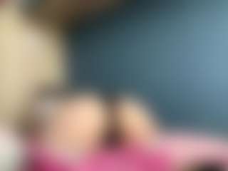 Live cam show with Auesha - Facial on Camsoda