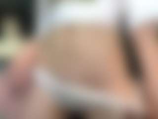 Live cam show with Auesha - Girlnextdoor on Camsoda