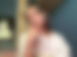 Live cam show with Auesha - Fingering on Camsoda