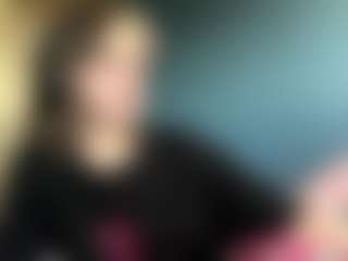 Live cam show with Auesha - Gorgeous on CSO-WL