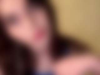 Live cam show with YaniraJunk - Petite on liverealitysex.com