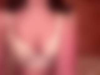 Live cam show with YaniraJunk - Body Massage on CamClone