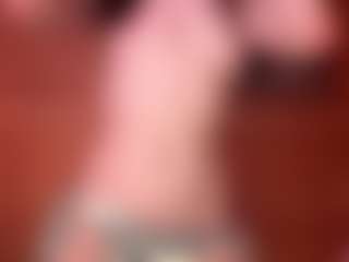 Live cam show with YaniraJunk - Petite on Uber Horny