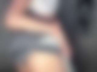 YaniraJunk's Live Sex Cam Show