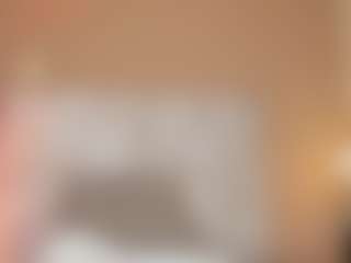 Live cam show with AnnaDenverr - Facial Piercings on MyBangCams