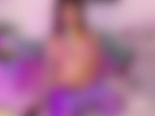 Live cam show with Melany-Naa - Green Eyes on CamClone