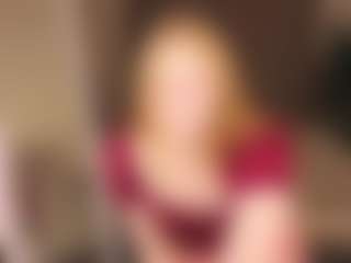 Live cam show with Sally - Trimmed Teen (18+) on SpunkLive