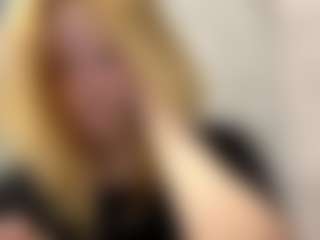 SandraAllamong's Live Sex Cam Show