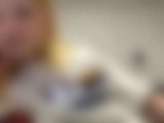Live cam show with SandraAllamong - Striptease on liverealitysex.com