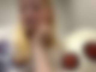 Live cam show with SandraAllamong - College on Camsoda