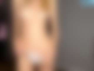 Live cam show with Kate - Petite on madthumbs