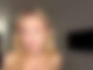 Live cam show with Kate - Blonde Hair Petite on Dare Cams