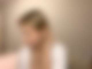 Live cam show with Kate - Blonde Hair Teen (18+) on livesuperchat.net