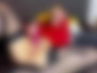 Live cam show with LucyWillow - Middle Aged on Cam Slut
