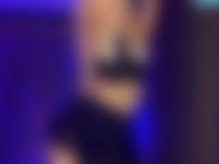 Live cam show with Adriana - Average on Milfs Live