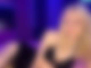 Live cam show with Adriana - Shower on TottyGirls