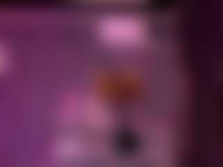 Live cam show with Adriana - Skinny on Camsoda