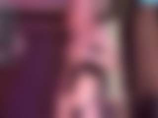 Live cam show with Adriana - Average on CamClone
