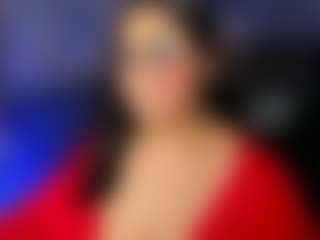 Live cam show with Innaxl - Brown Hair MILF on Camsoda Late Night