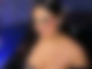 Innaxl MILF webcam performer live streaming