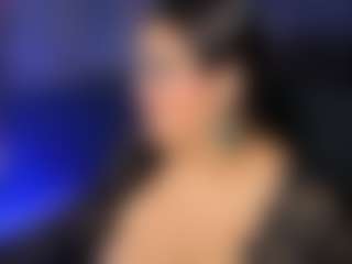 Live cam show with Innaxl - Brown Hair MILF on TeamSkeetLive