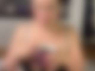 MizLuxxey's Live Sex Cam Show