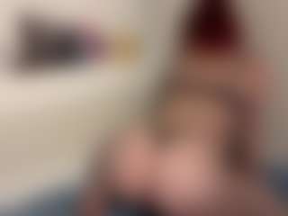 Live cam show with MizLuxxey - Fingering on camwithhim.com