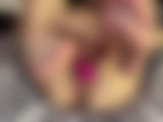 Live cam show with Selena - Gray Eyes on StripNow